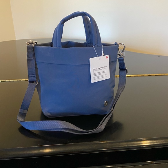 NWT Athletic Athleisure Minimalist Travel RARE Lululemon On My Level Bag *Micro - Picture 5 of 17